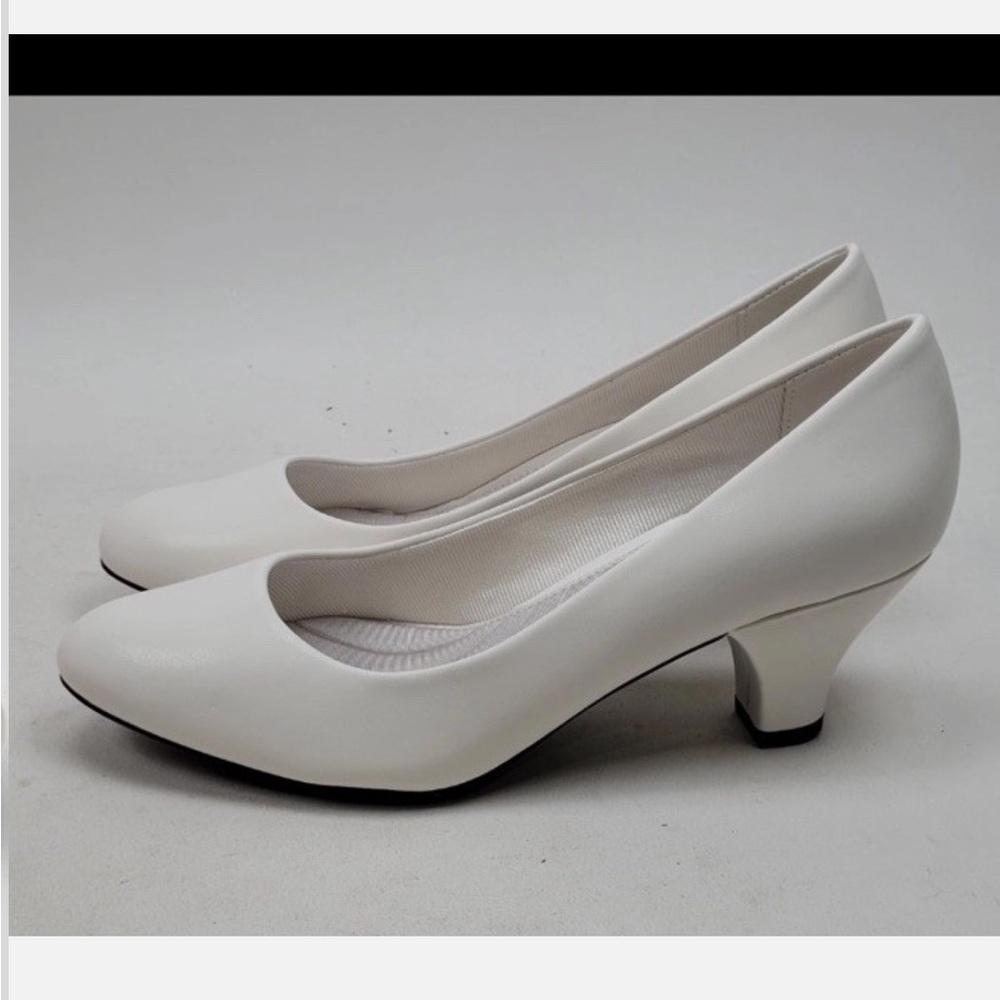EASY STREET Womens White Fabulous Round Toe Block Heel Slip On Pumps Shoes 8 M - Picture 2 of 13